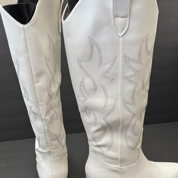 White Embroidered Knee-High Boots - Picture 3 of 9